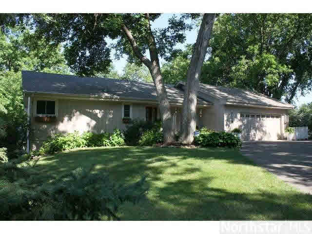 9470 Club House Road Eden Prairie, MN 55347 - Photo 1 of 18