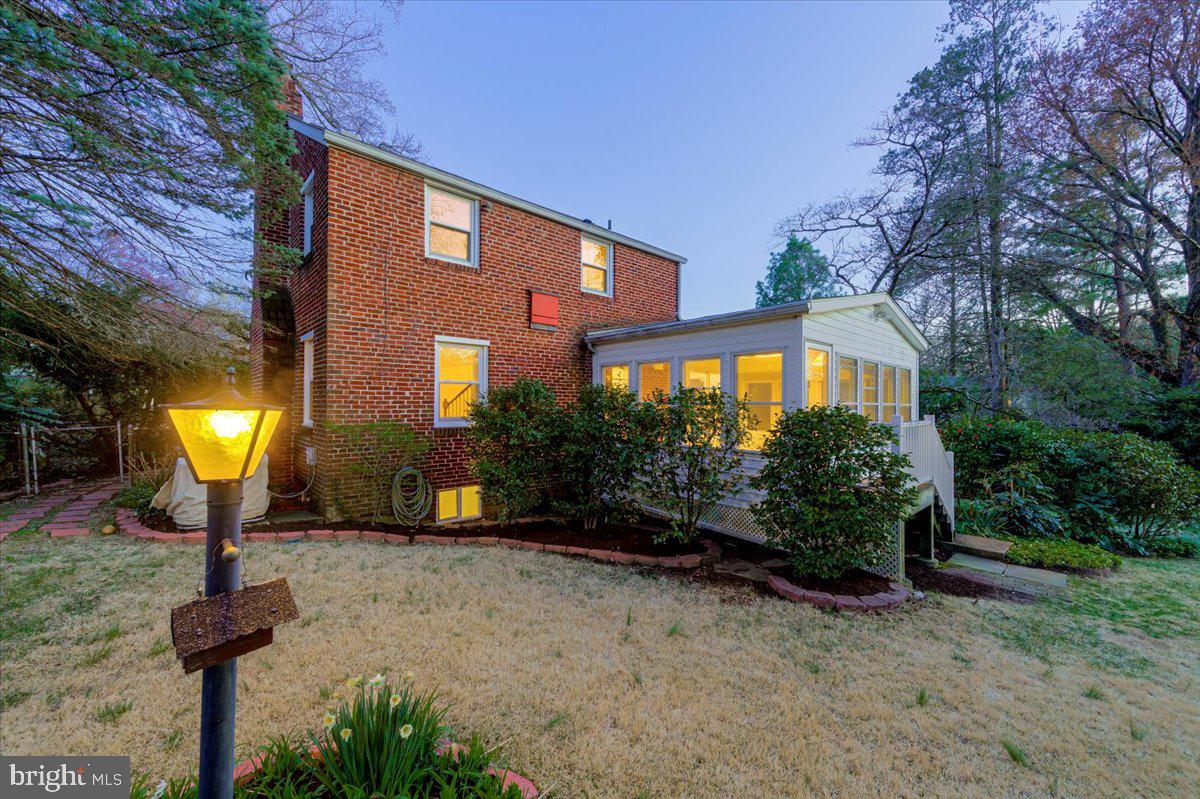 21 Lauer Court Silver Spring, MD 20901 - Photo 2 of 47