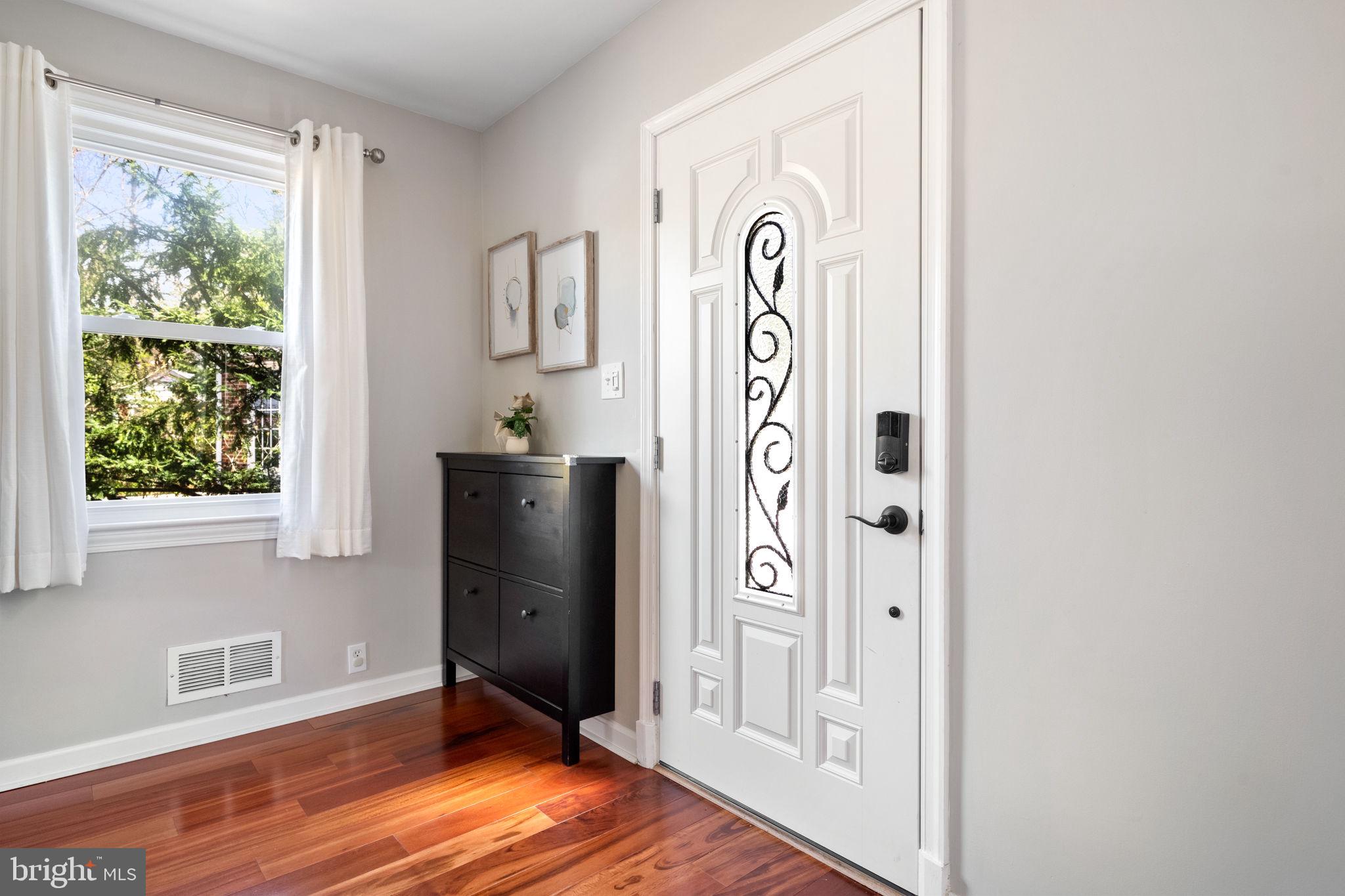 21 Lauer Court Silver Spring, MD 20901 - Photo 5 of 47
