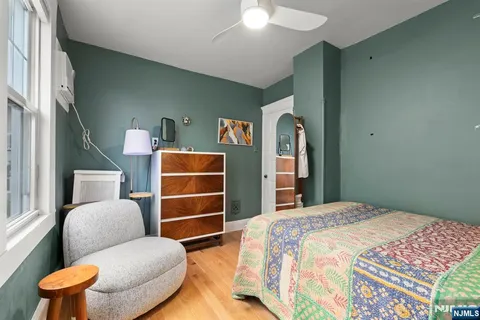 $849,900 | 370 Undercliff Avenue, Edgewater, NJ 07020
