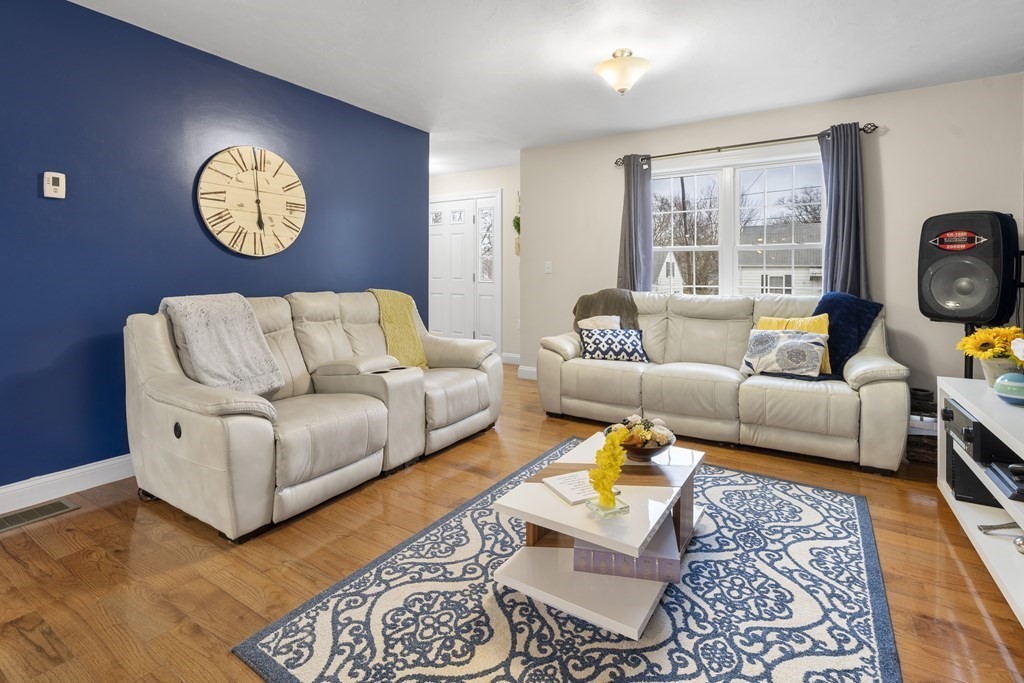 95 Pine Road Attleboro, MA 02703 - Photo 6 of 30 Gallery Image 6