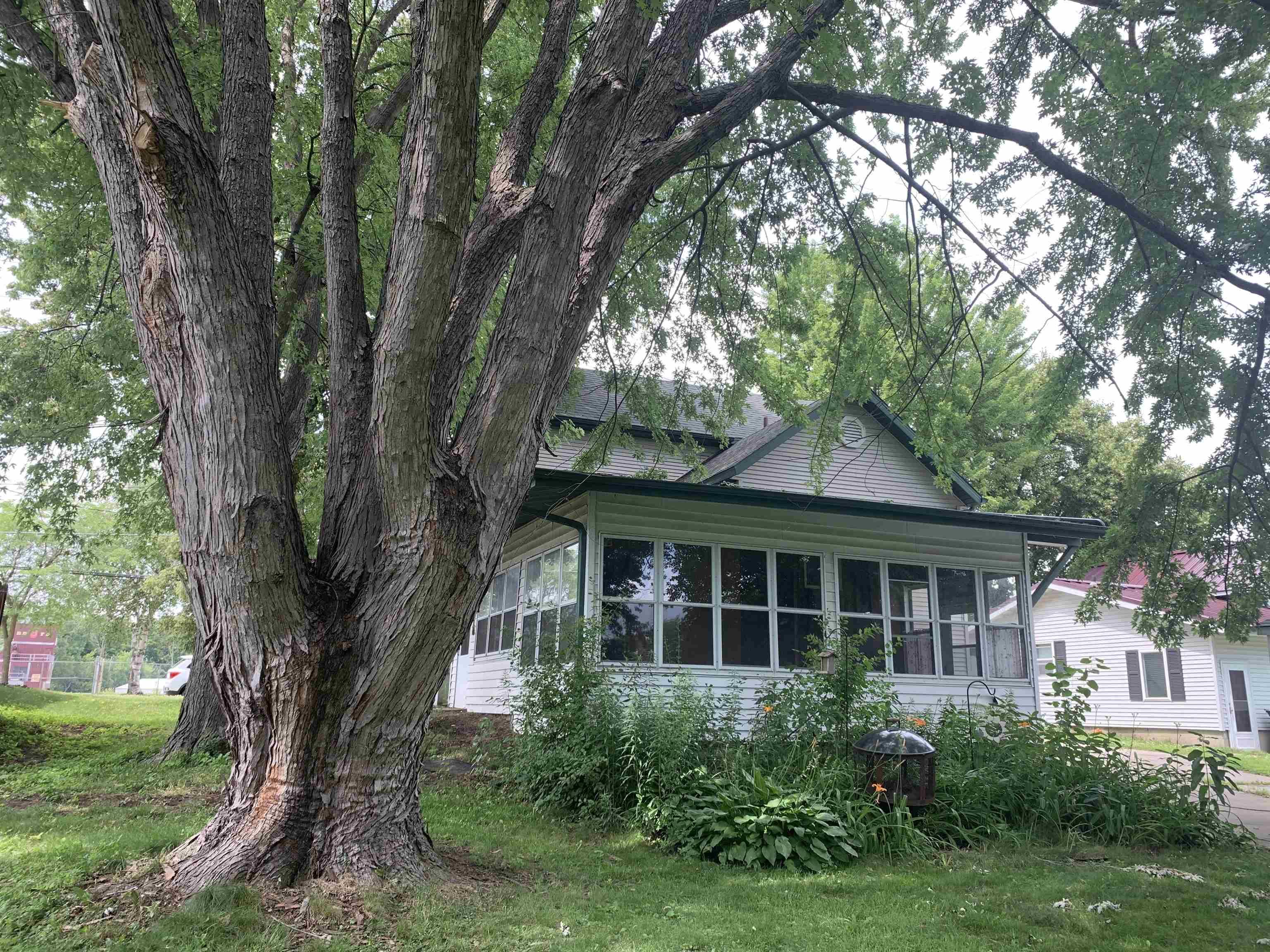 641 South Center Street Beaver Dam, WI 53916 - Photo 8 of 51