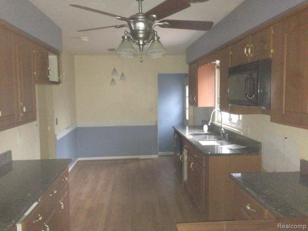 3204 Riverside Drive Port Huron, MI 48060 - Photo 9 of 11 IMG_0789.jpg