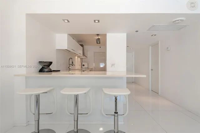 $2,500 | 100 Lincoln Road, Unit 839, Miami Beach, FL 33139