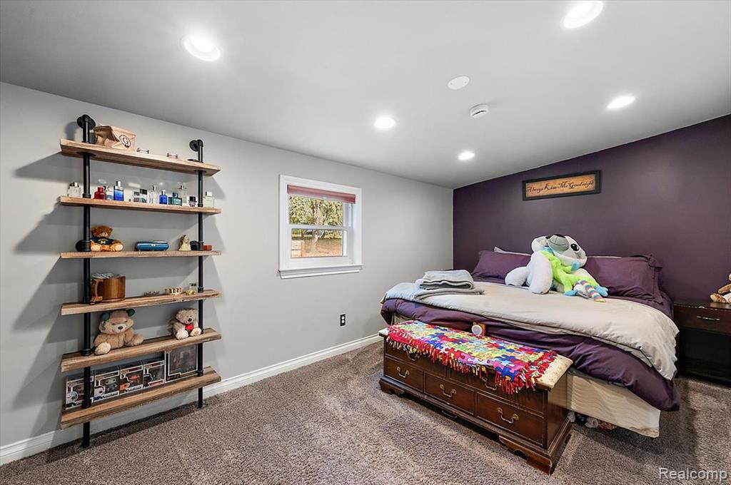 2262 Hammerslea Road Lake Orion, MI 48359 - Photo 24 of 47 Gallery Image 24