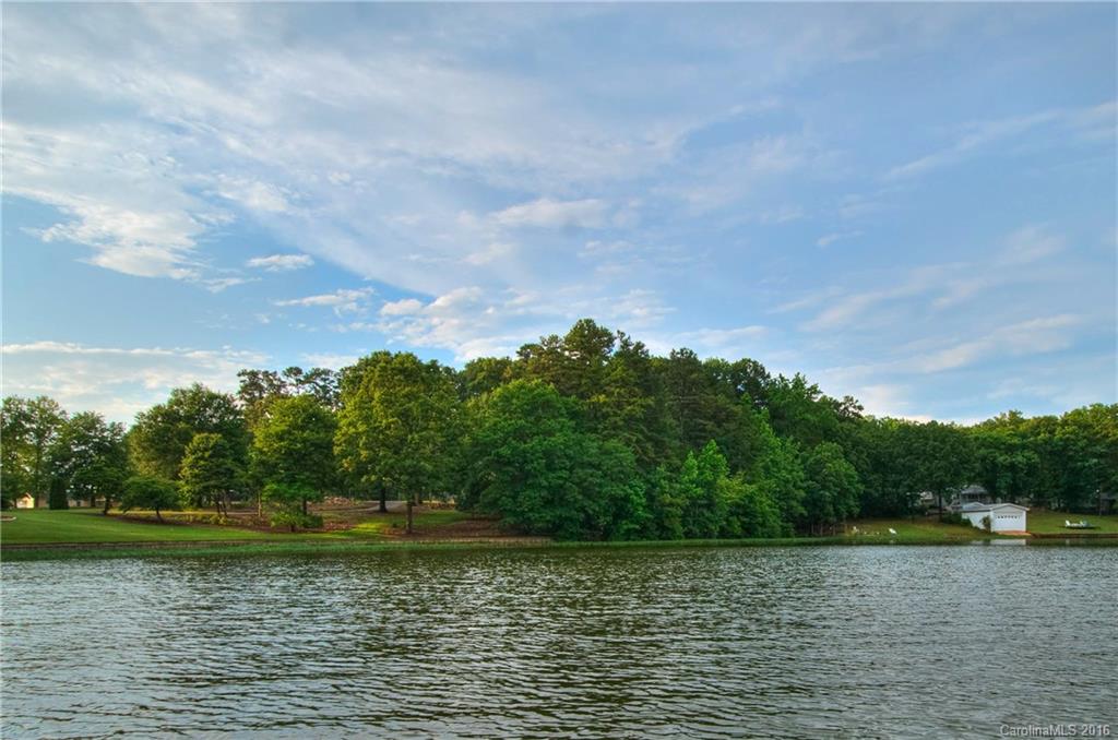 328 Lakeview Road, Unit 1 New London, NC 28127 - Photo 2 of 10 Gallery Image 2