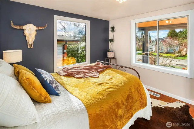 $749,950 | 10820 2nd Avenue Southwest, Seattle, WA 98146