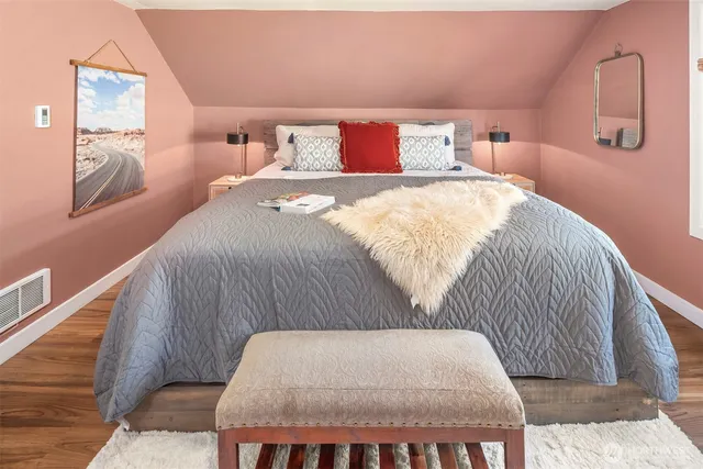 $749,950 | 10820 2nd Avenue Southwest, Seattle, WA 98146