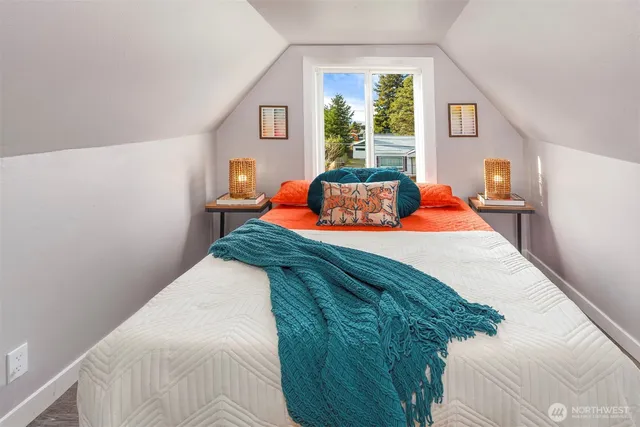 $749,950 | 10820 2nd Avenue Southwest, Seattle, WA 98146