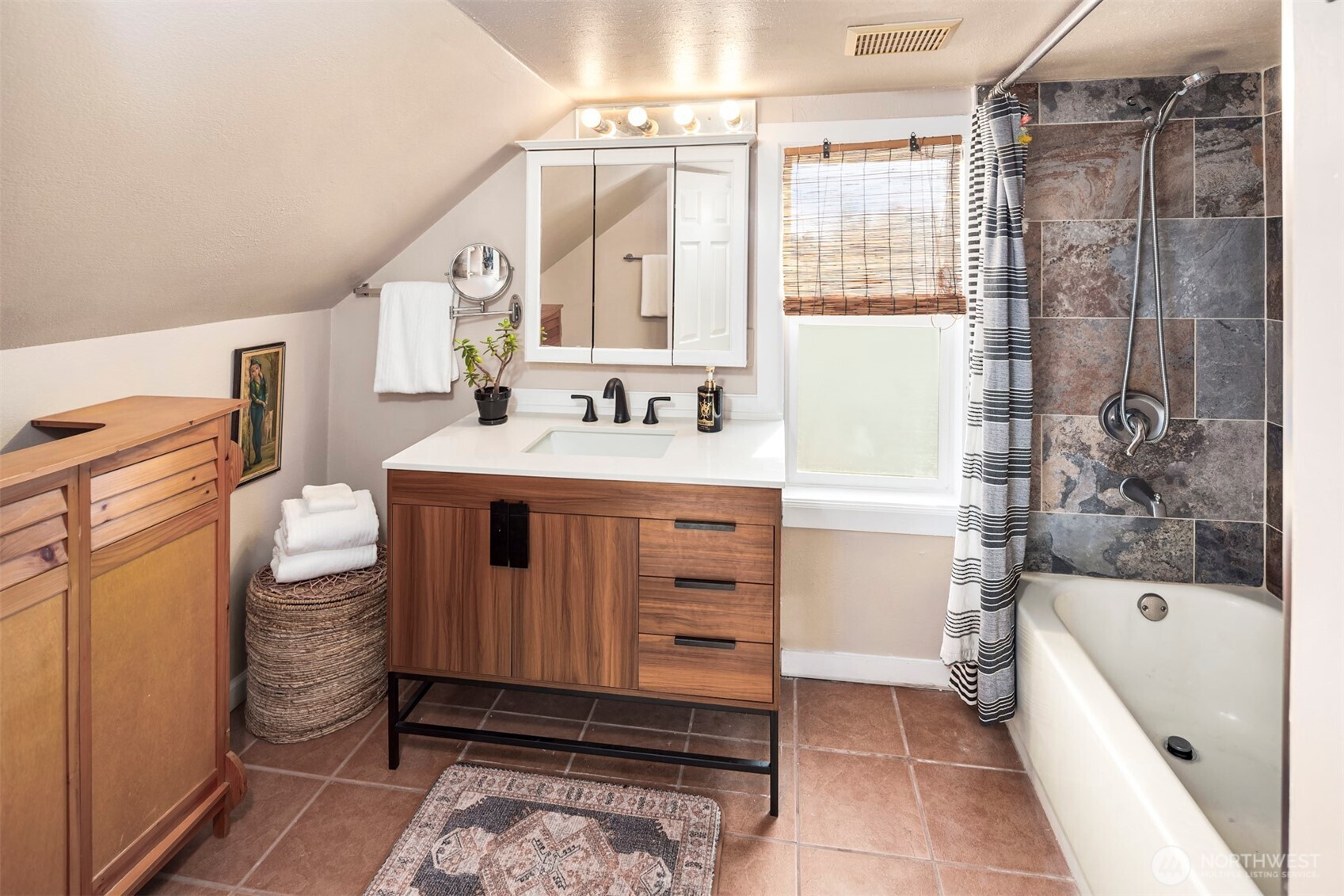 10820 2nd Avenue Southwest Seattle, WA 98146 - Photo 25 of 34