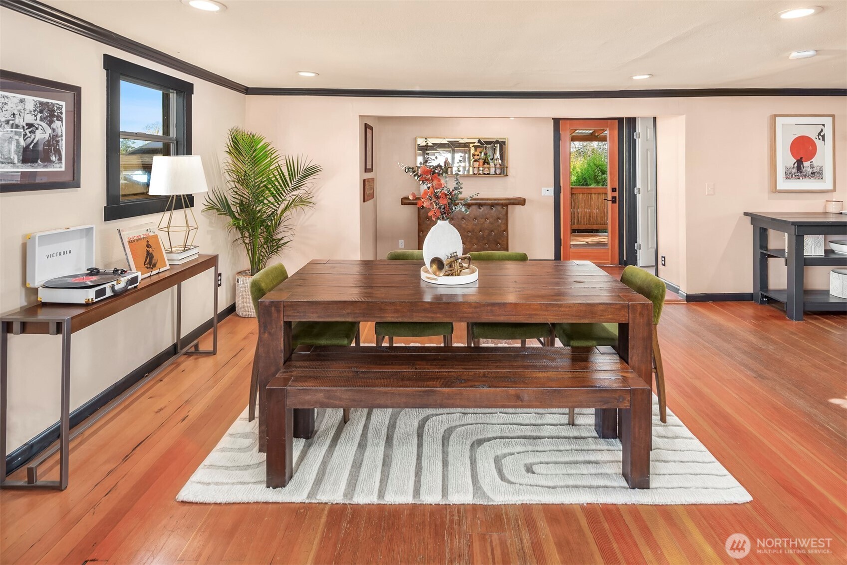 10820 2nd Avenue Southwest Seattle, WA 98146 - Photo 8 of 34