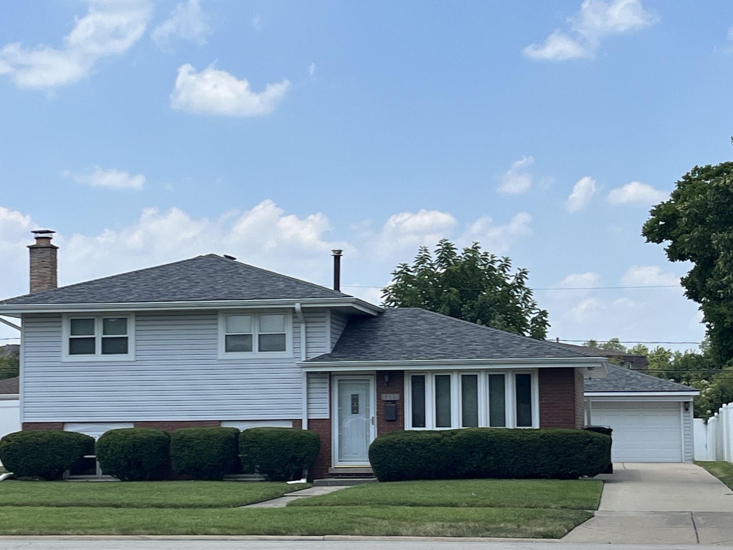 6600 Ridge Drive Chicago Ridge, IL 60415 - Photo 1 of 19 Gallery Image 1