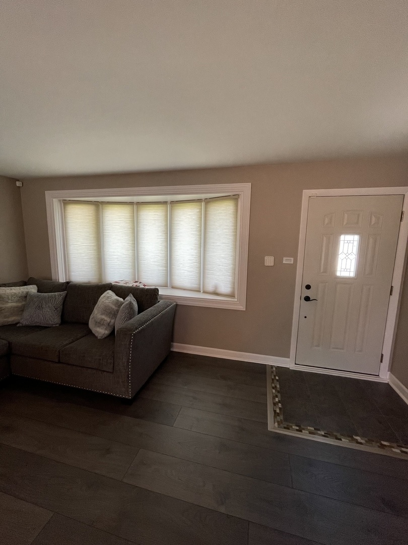 6600 Ridge Drive Chicago Ridge, IL 60415 - Photo 3 of 19 Gallery Image 3