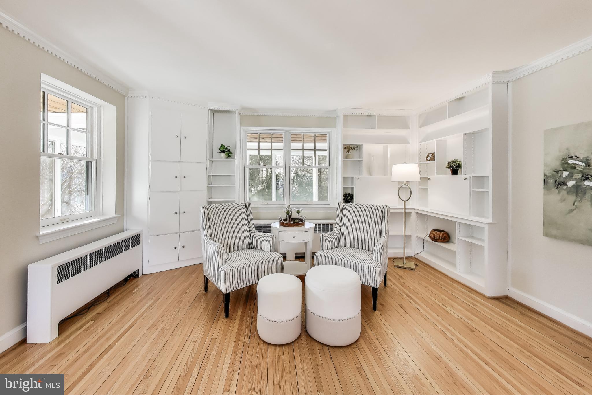 9214 Kingsbury Drive Silver Spring, MD 20910 - Photo 11 of 67 a living room with furniture and a large window