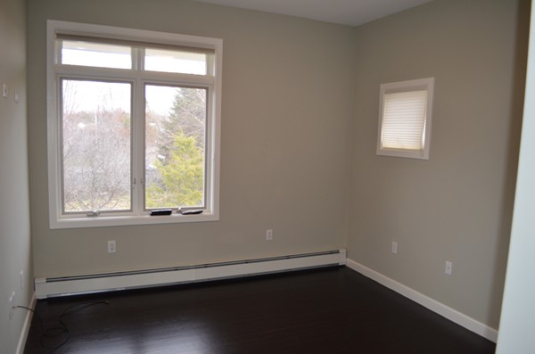 11 Elizabeth Road Marblehead, MA 01945 - Photo 20 of 29 an empty room with a window