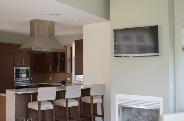 11 Elizabeth Road Marblehead, MA 01945 - Photo 4 of 29 a view of kitchen with breakfast area