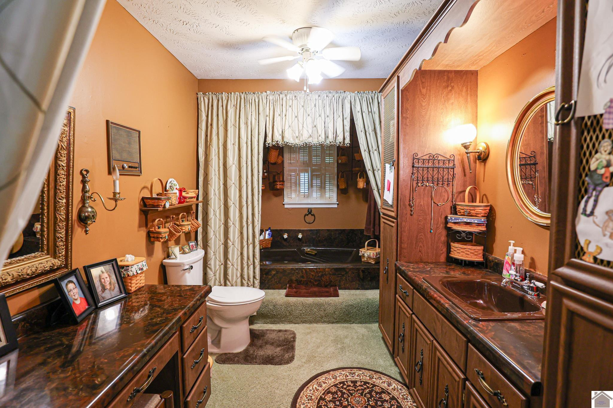 530 Canary Road Paducah, KY 42001 - Photo 25 of 39 Primary Bathroom