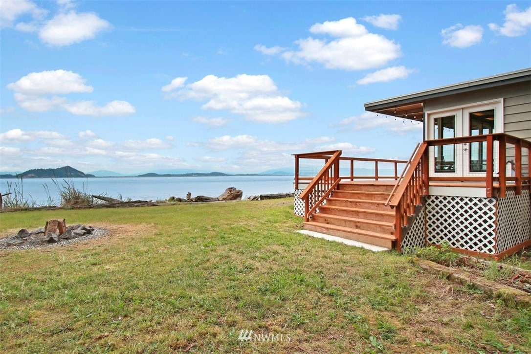 3130 Green Road, Unit B Oak Harbor, WA 98277 - Photo 2 of 12 Gallery Image 2