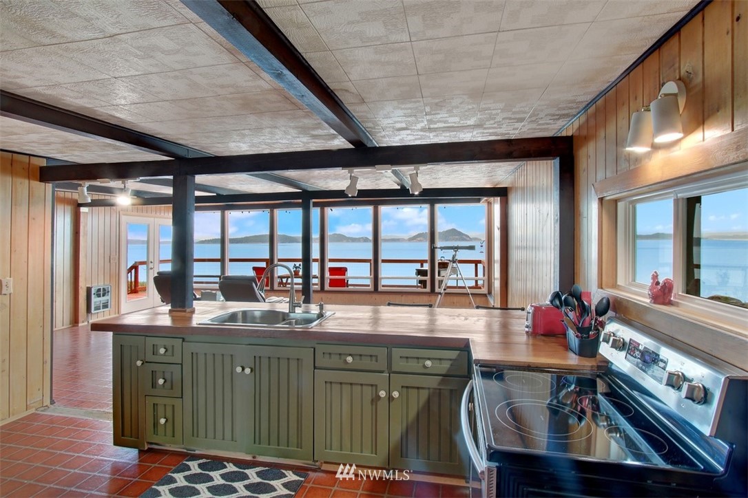 3130 Green Road, Unit B Oak Harbor, WA 98277 - Photo 5 of 12 Gallery Image 5