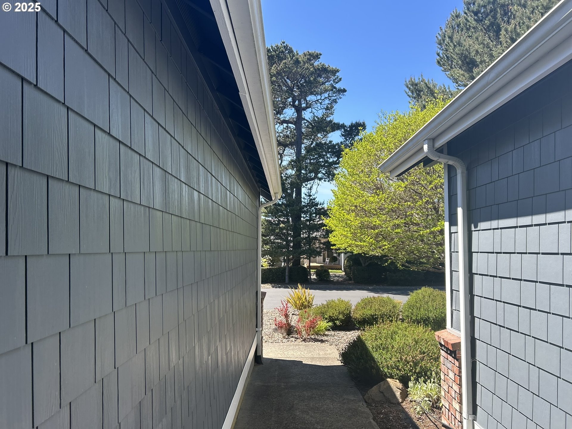 15 Mariners Lane Florence, OR 97439 - Photo 40 of 40 a view of a small yard