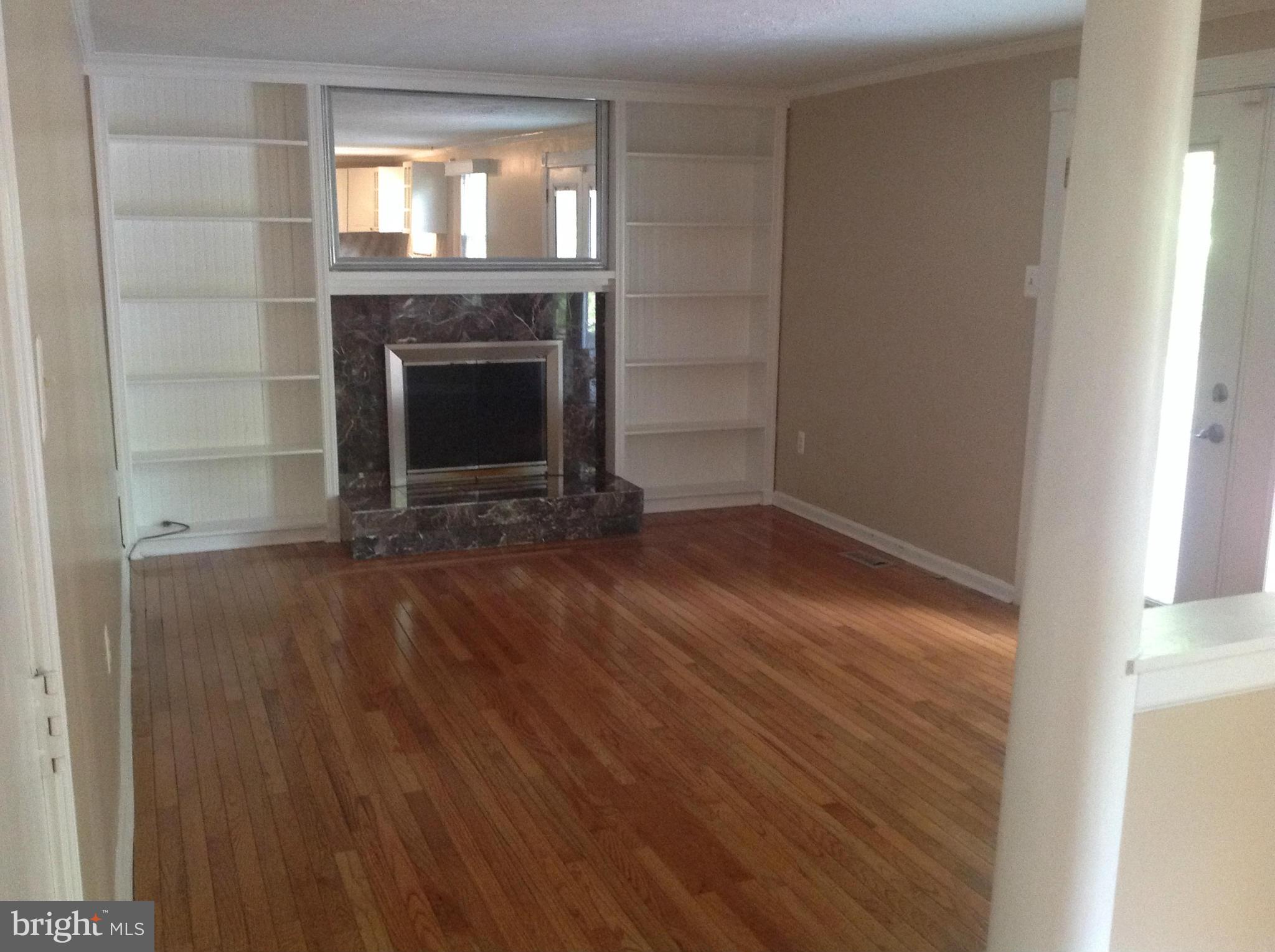 6705 Green Haven Road Lanham, MD 20706 - Photo 4 of 26 Family Room