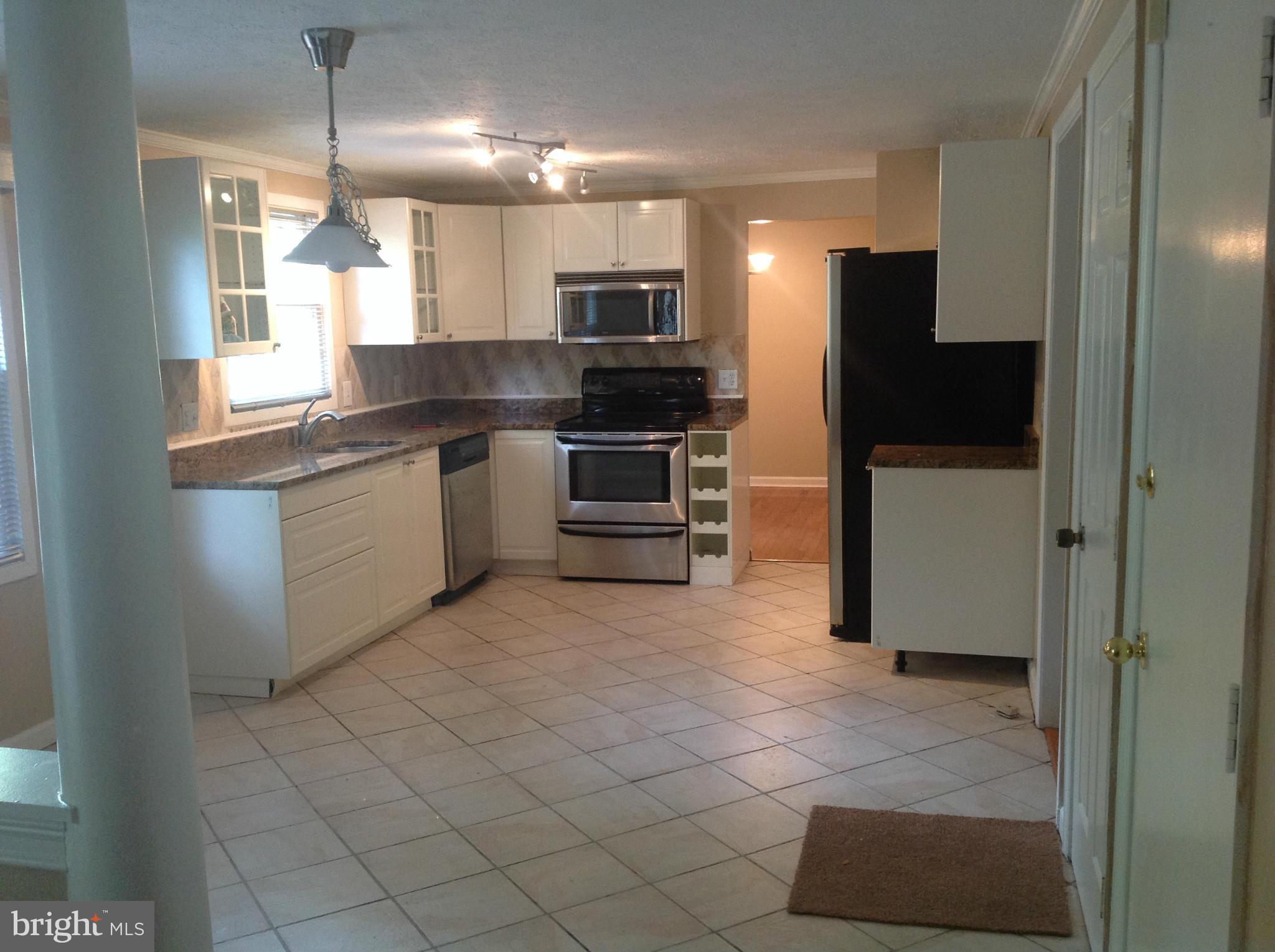 6705 Green Haven Road Lanham, MD 20706 - Photo 7 of 26 Kitchen