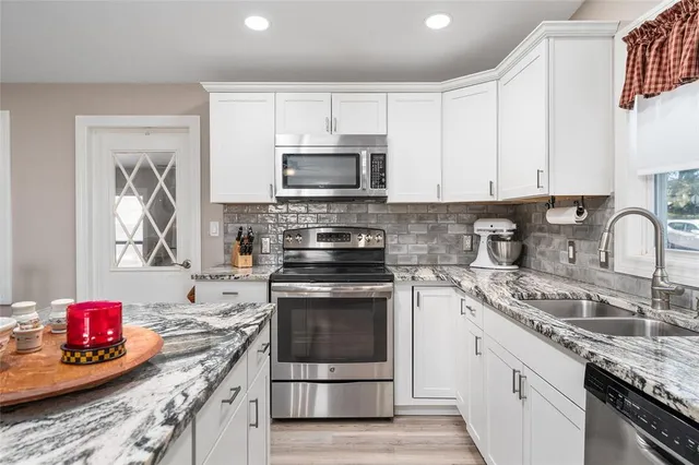 $219,900 | 1404 Torrey Pines Drive, The Villages, FL 32159