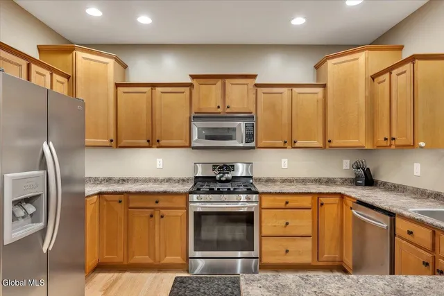 $775,000 | 2 Carpenter Way, Clifton Park, NY 12065