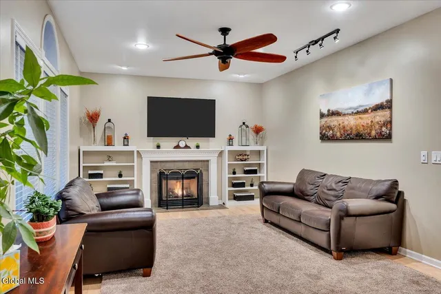 $775,000 | 2 Carpenter Way, Clifton Park, NY 12065