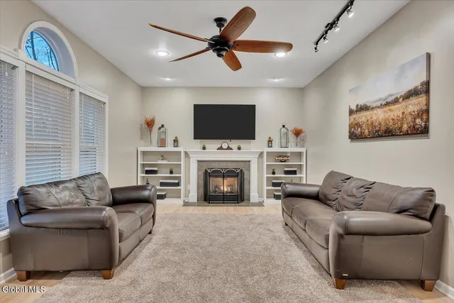 $775,000 | 2 Carpenter Way, Clifton Park, NY 12065