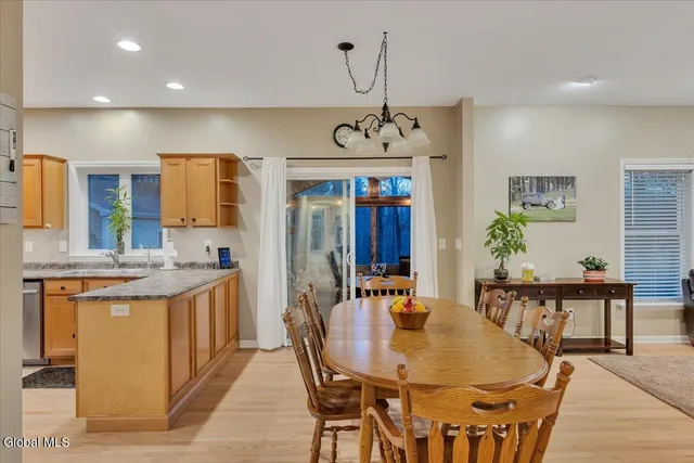 $775,000 | 2 Carpenter Way, Clifton Park, NY 12065