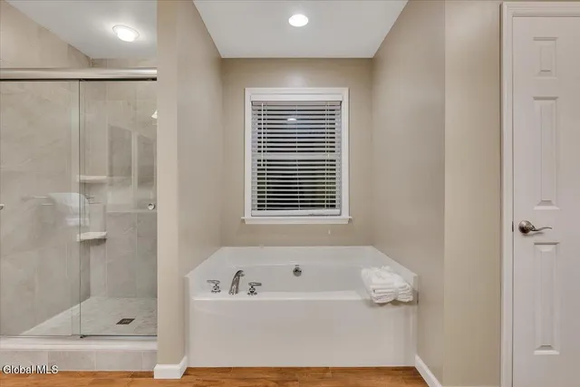 $775,000 | 2 Carpenter Way, Clifton Park, NY 12065