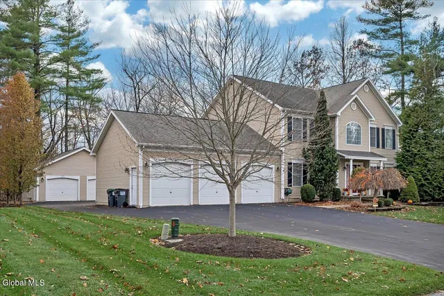 $775,000 | 2 Carpenter Way, Clifton Park, NY 12065