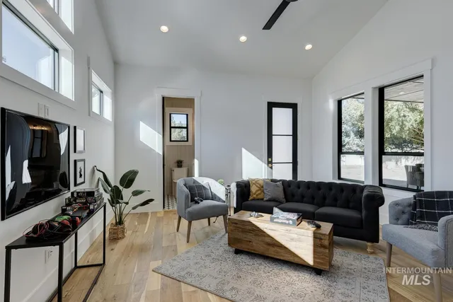 $1,750,000 | 863 North Nolina Avenue, Eagle, ID 83616