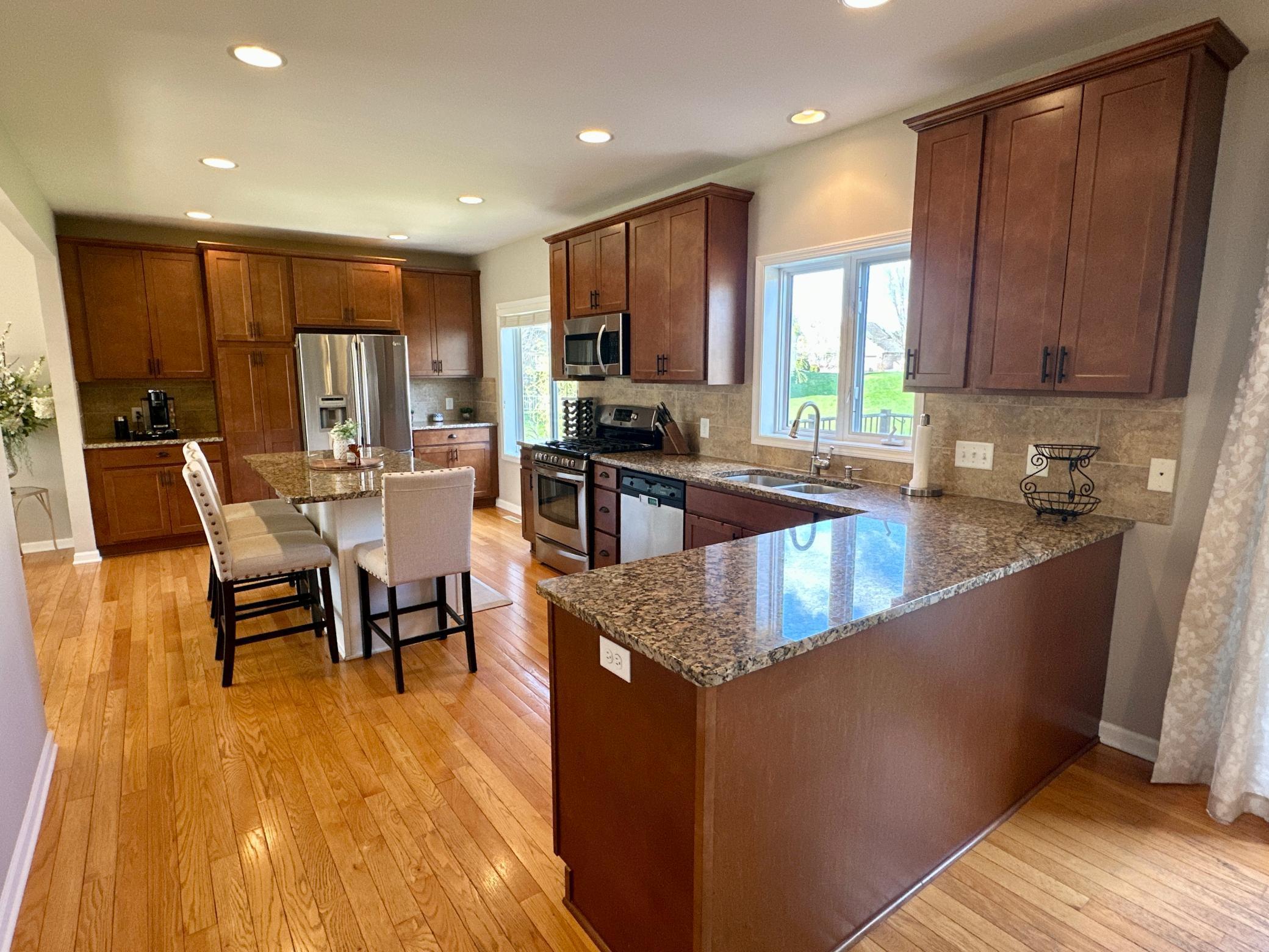6940 Prairie Court South Cottage Grove, MN 55016 - Photo 2 of 33