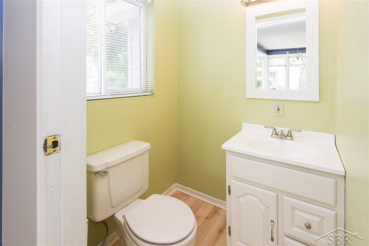 54 Benton Road Saginaw, MI 48602 - Photo 6 of 16 31386713-5.JPG