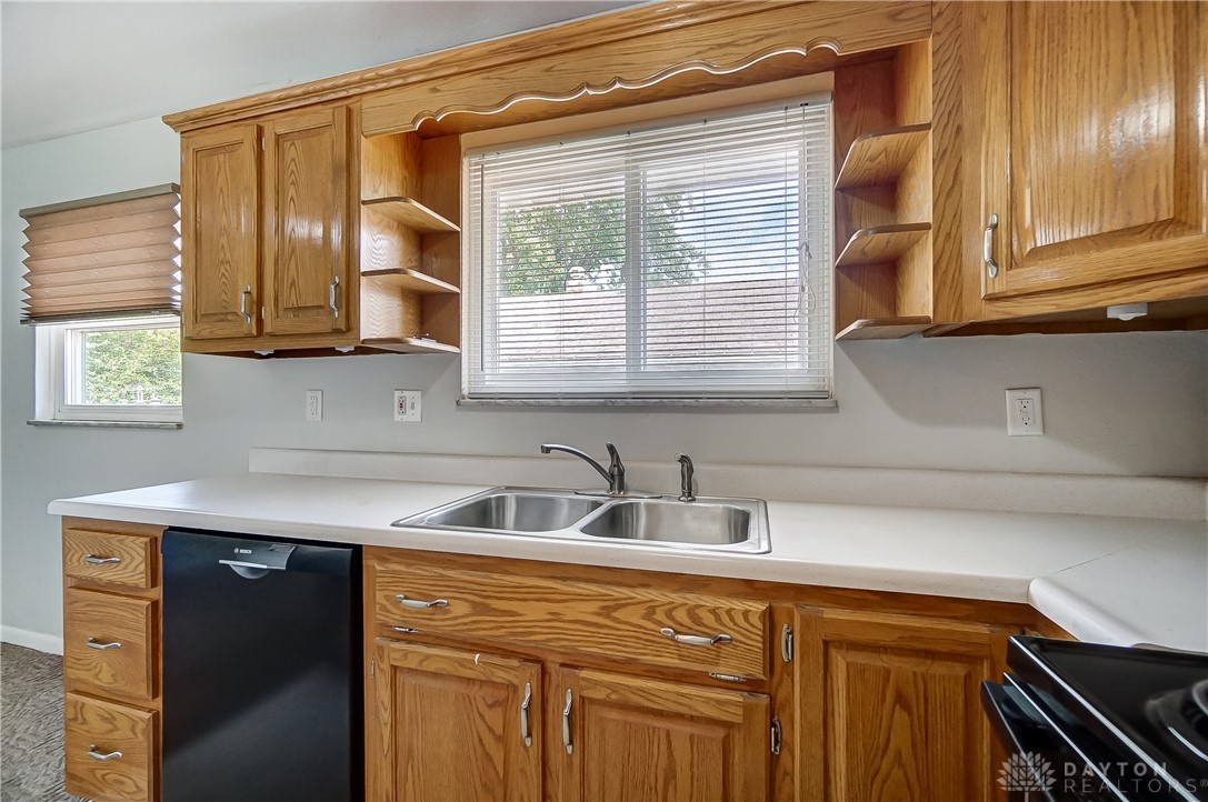 1645 Brownleigh Road Dayton, OH 45429 - Photo 15 of 40
