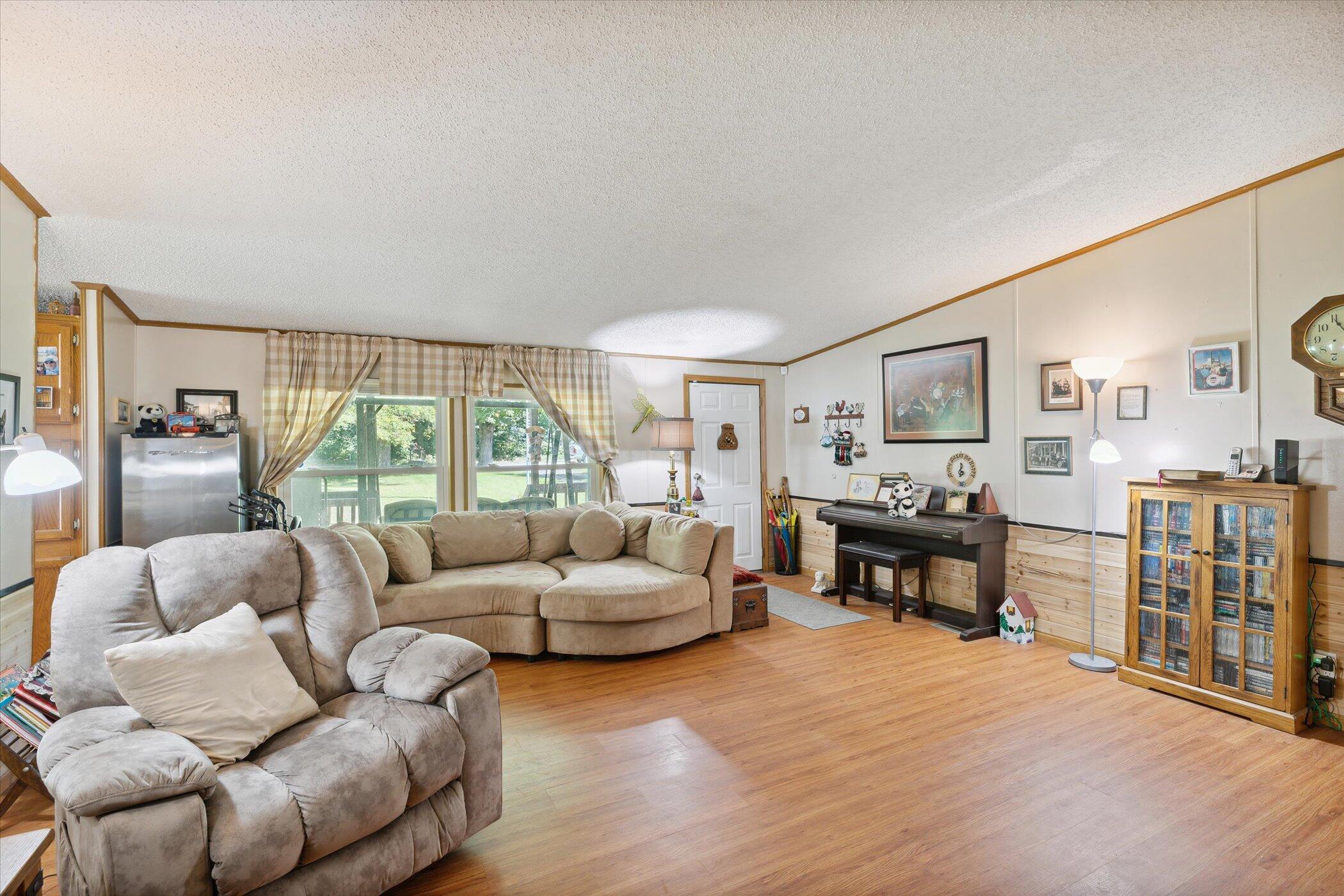 11566 R-Drive South Burlington, MI 49029 - Photo 8 of 38 10-11566-R-Drive-S-Burlington-MI-49029-W