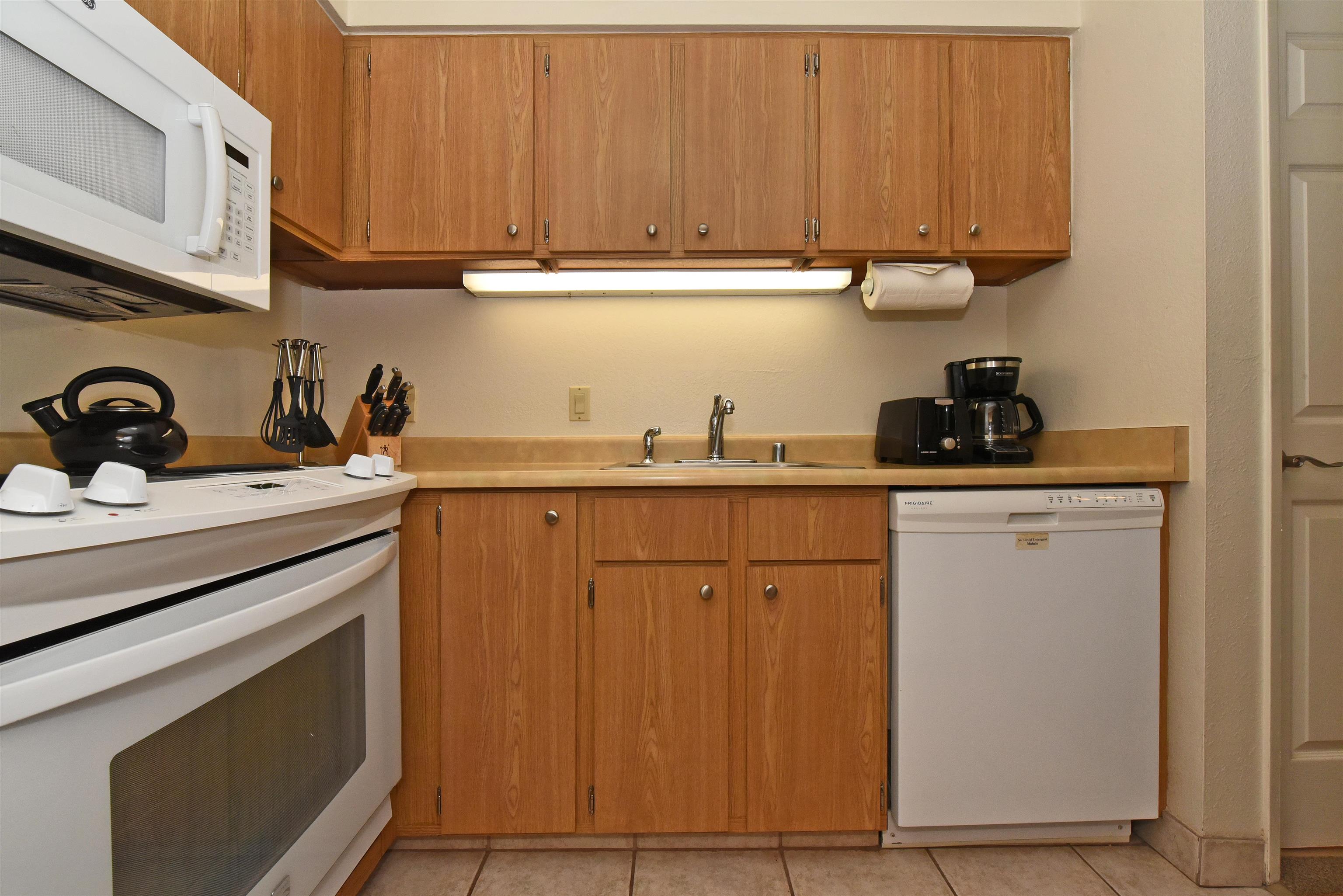 4365 Lower Honoapiilani Road, Unit 712 Lahaina, HI 96761 - Photo 17 of 30 Gallery Image 17