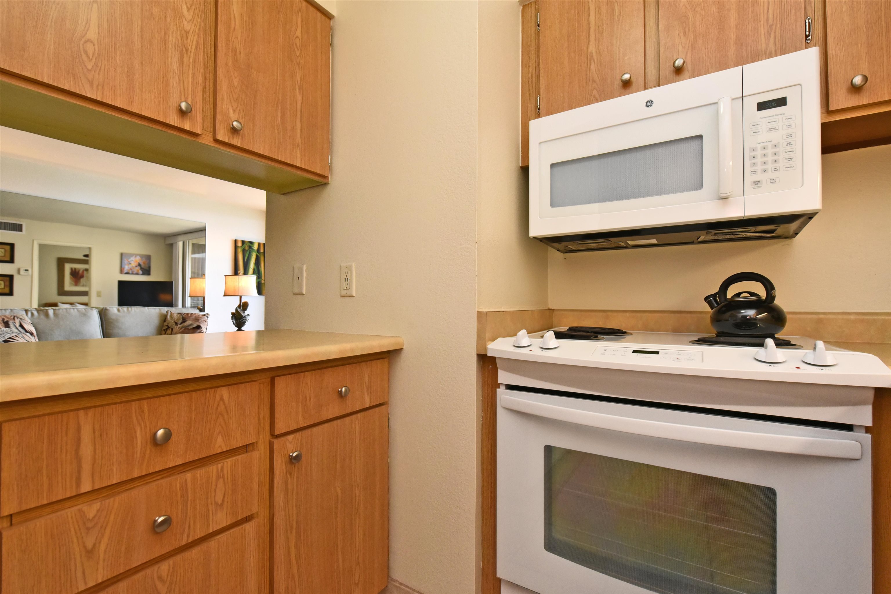 4365 Lower Honoapiilani Road, Unit 712 Lahaina, HI 96761 - Photo 18 of 30 Gallery Image 18