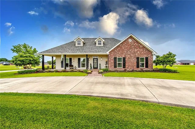 $439,000 | 2405 St Mary Street, Thibodaux, LA 70301