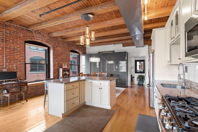$955,000 | 21 Wormwood Street, Unit 525, Boston, MA 02210