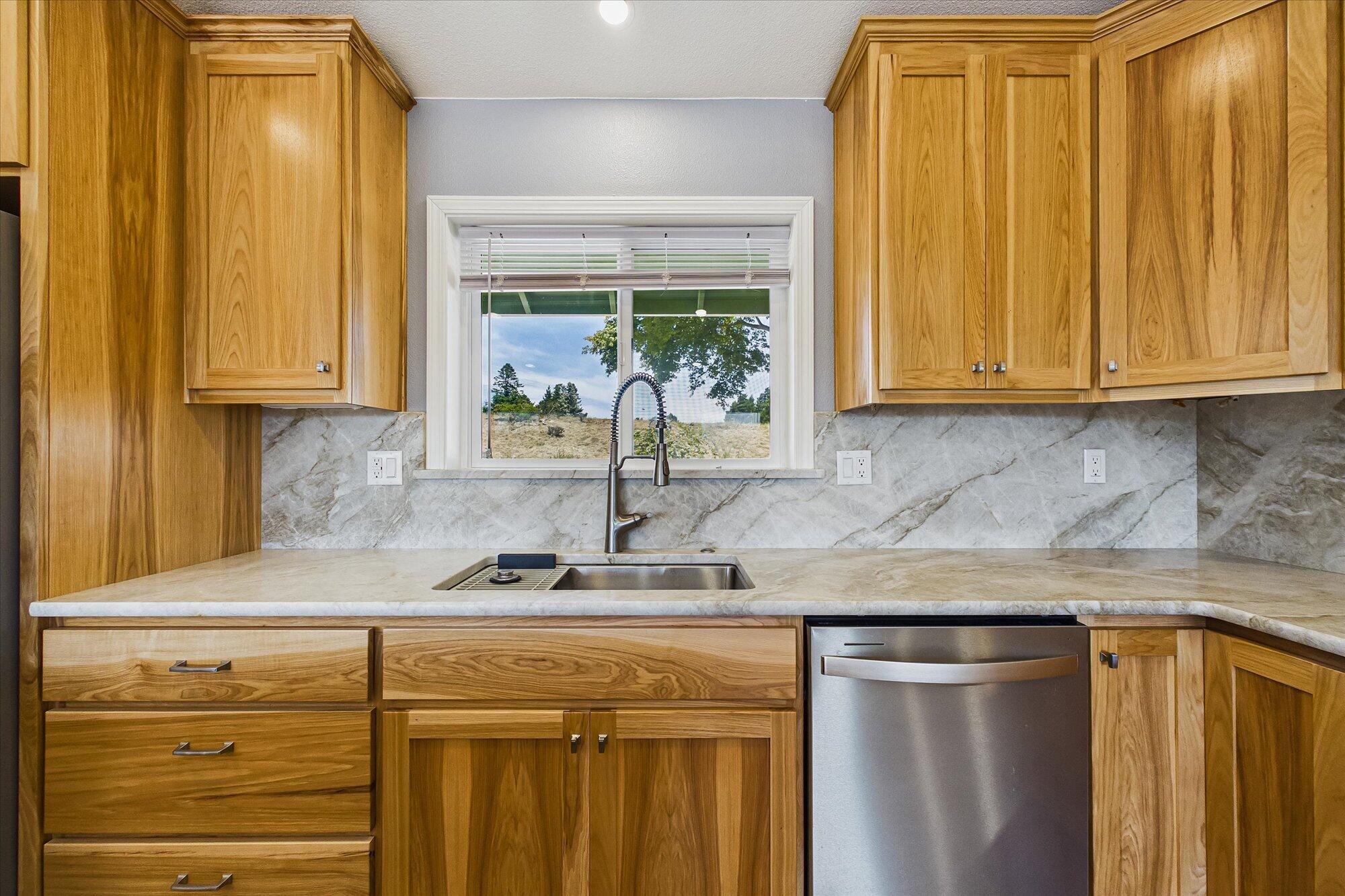 6705 Rohnerville Road Hydesville, CA 95547 - Photo 16 of 54