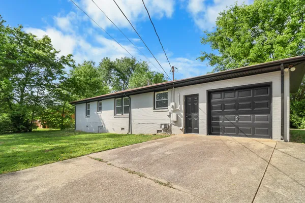 $1,400 | 10 Lexington Drive, Clarksville, TN 37042