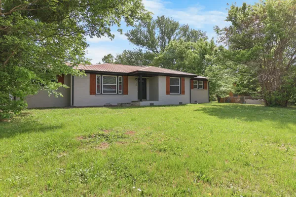 $1,400 | 10 Lexington Drive, Clarksville, TN 37042