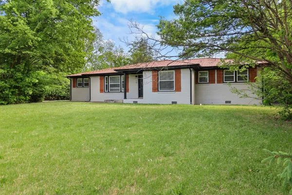 $1,400 | 10 Lexington Drive, Clarksville, TN 37042