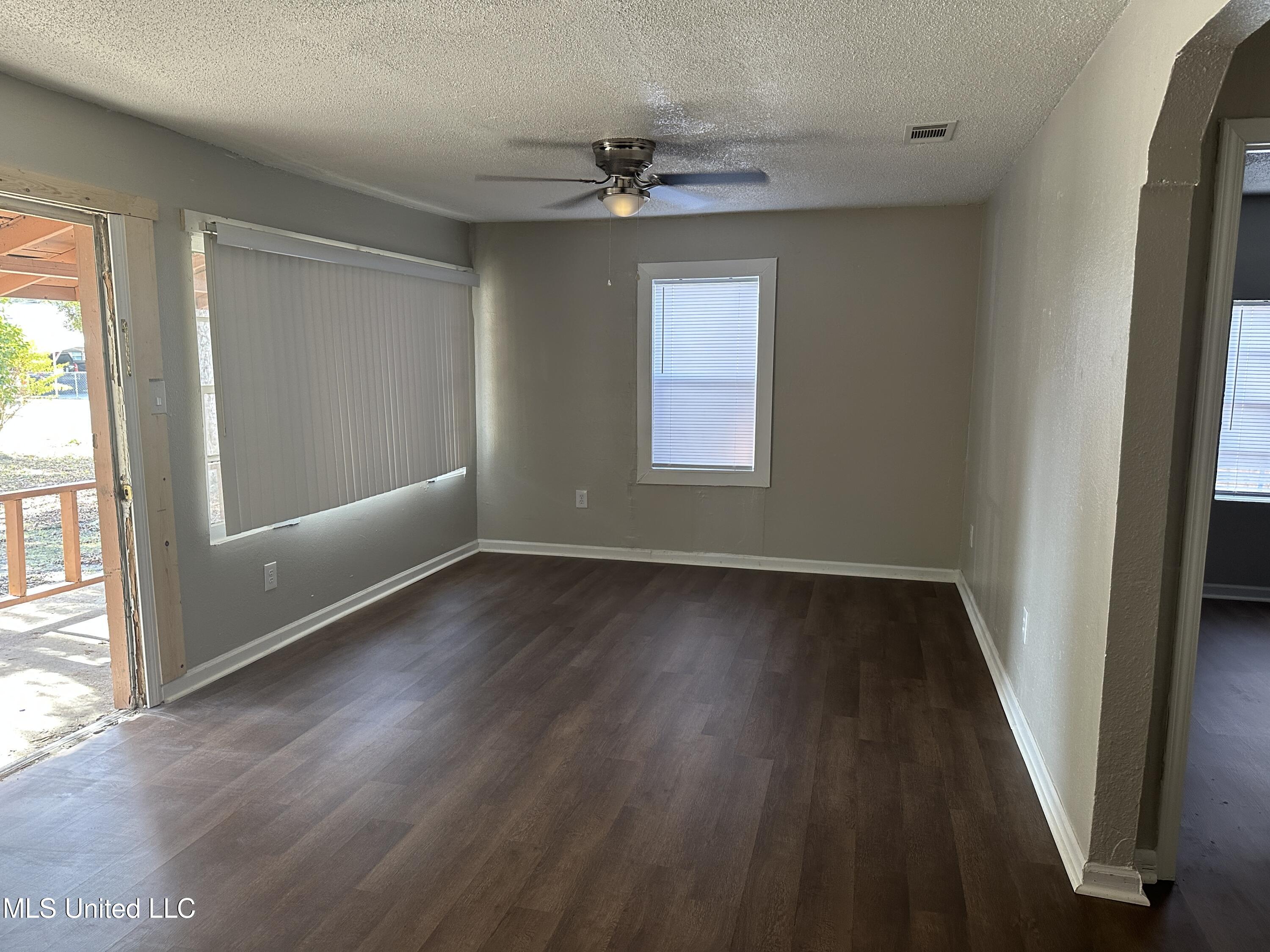 4737 General Ike Avenue Moss Point, MS 39563 - Photo 3 of 12 den