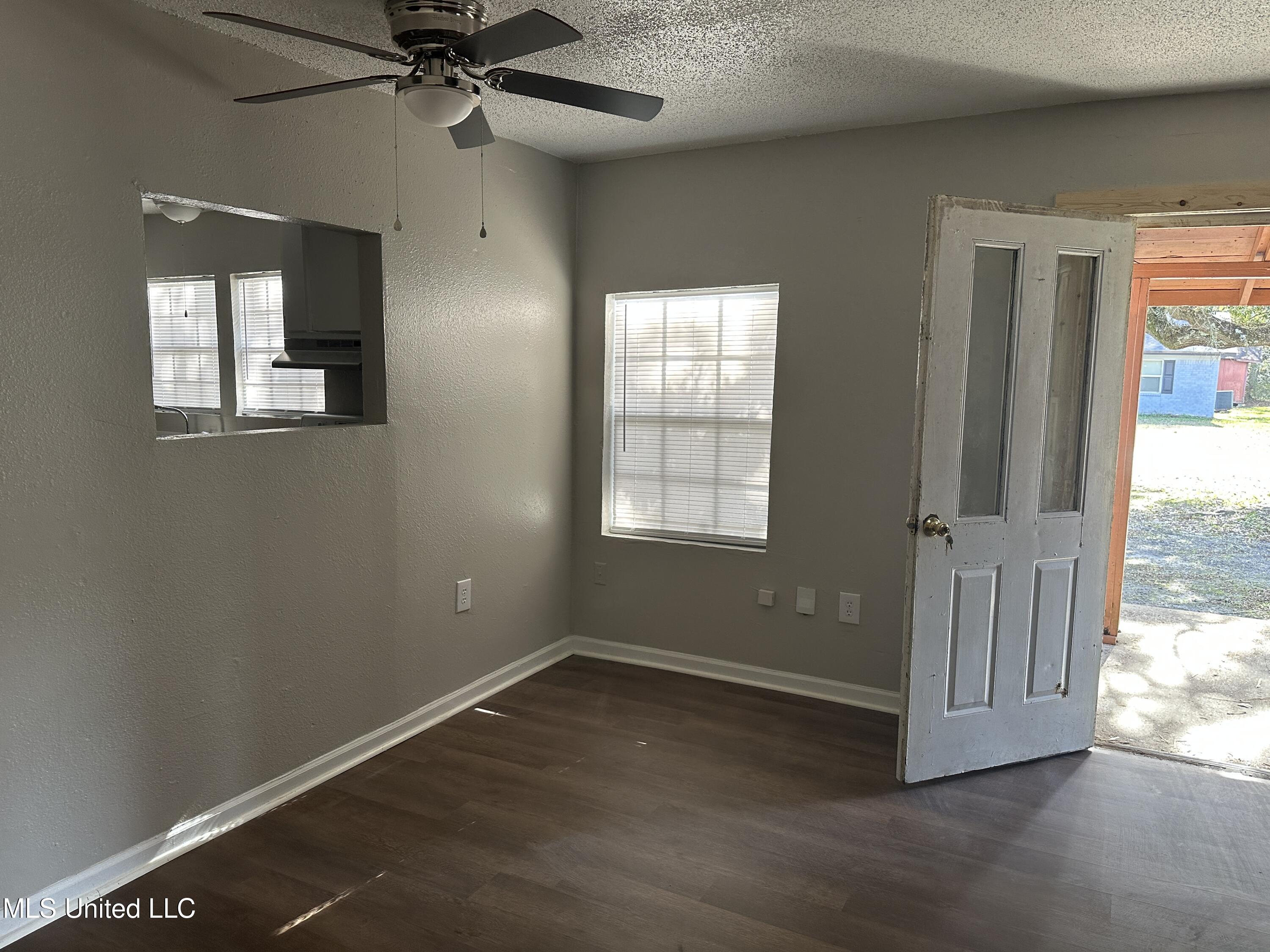 4737 General Ike Avenue Moss Point, MS 39563 - Photo 4 of 12 den