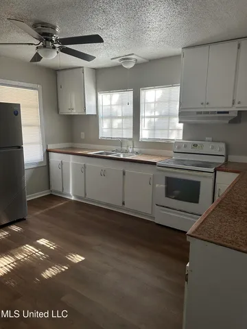 $950 | 4737 General Ike Avenue, Moss Point, MS 39563