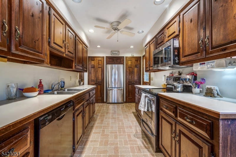 1417 Washington Valley Road Bridgewater, NJ 08807 - Photo 3 of 37